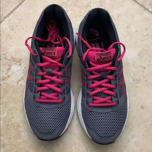 ASICS Women’s Gel Contend Running Showa. SZ 8